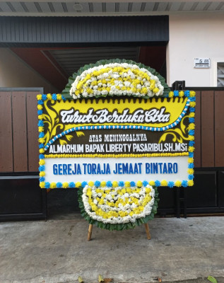Papan Bunga Duka di Kragilan