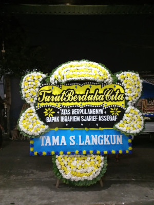 Papan Bunga Duka di Kragilan