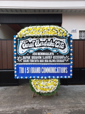 Papan Bunga Duka di Kragilan